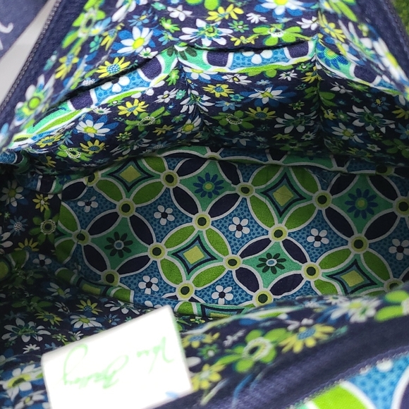 Vera Bradley Retired Daisy Daisy Set - Picture 6 of 12
